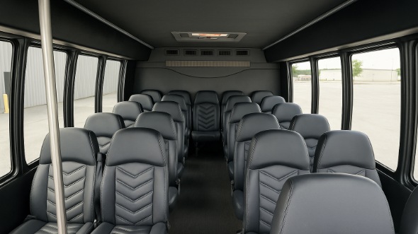 kenner 28 passenger minibus rental